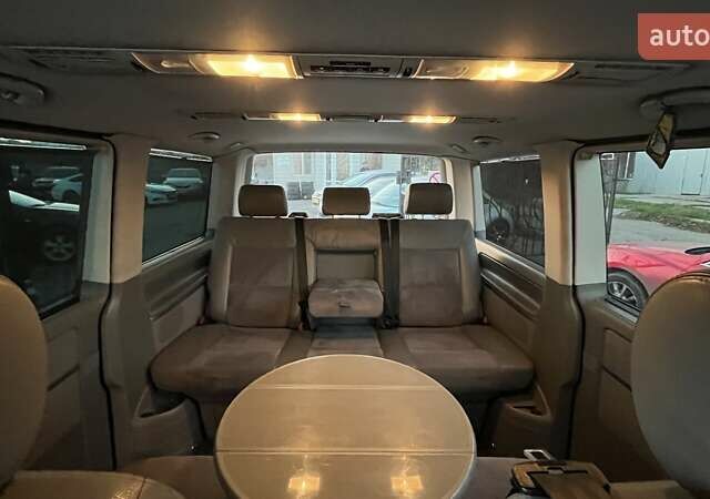 Черный Фольксваген Мультиван, объемом двигателя 2.5 л и пробегом 377 тыс. км за 11990 $, фото 11 на Automoto.ua