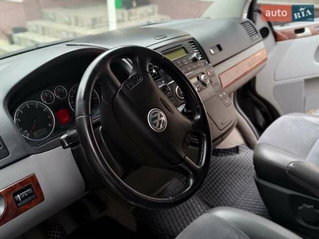 Черный Фольксваген Мультиван, объемом двигателя 3.19 л и пробегом 330 тыс. км за 13800 $, фото 14 на Automoto.ua