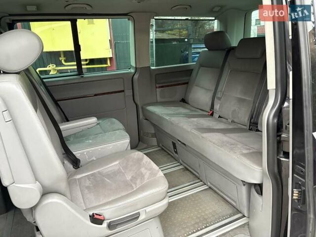 Черный Фольксваген Мультиван, объемом двигателя 3.2 л и пробегом 305 тыс. км за 8700 $, фото 20 на Automoto.ua