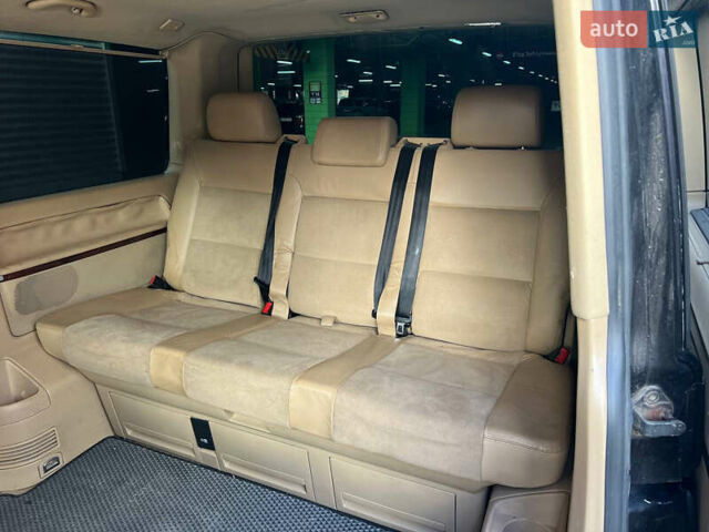 Черный Фольксваген Мультиван, объемом двигателя 2.5 л и пробегом 355 тыс. км за 9500 $, фото 14 на Automoto.ua