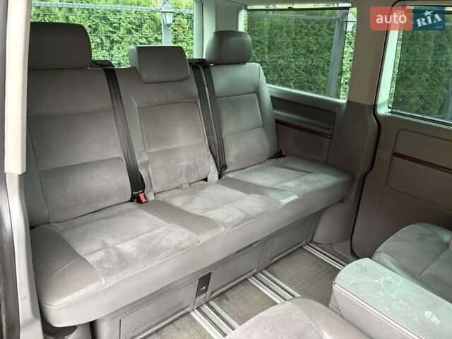 Черный Фольксваген Мультиван, объемом двигателя 3.2 л и пробегом 305 тыс. км за 8700 $, фото 12 на Automoto.ua