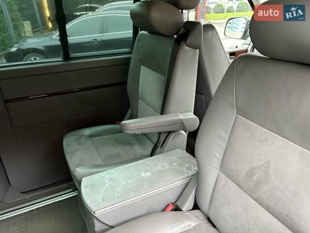 Черный Фольксваген Мультиван, объемом двигателя 3.2 л и пробегом 305 тыс. км за 8700 $, фото 11 на Automoto.ua