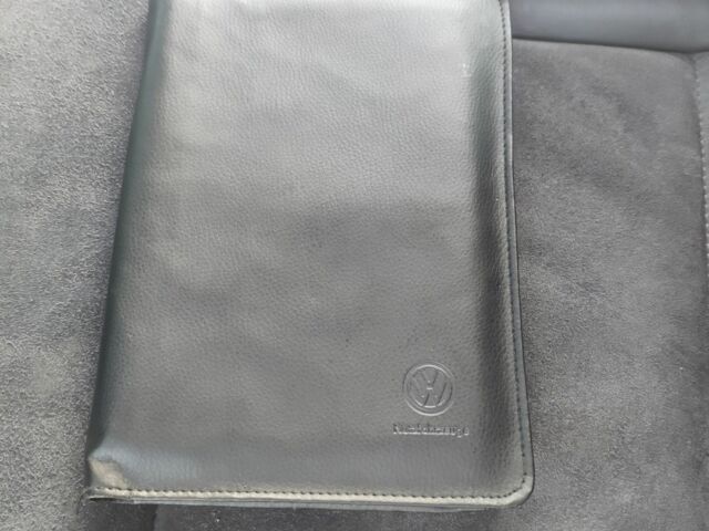 Черный Фольксваген Мультиван, объемом двигателя 1.6 л и пробегом 170 тыс. км за 16000 $, фото 11 на Automoto.ua