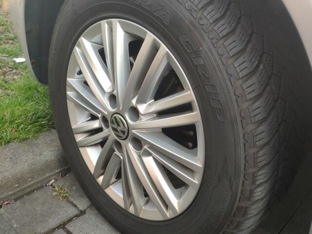 Черный Фольксваген Мультиван, объемом двигателя 1.6 л и пробегом 170 тыс. км за 16000 $, фото 19 на Automoto.ua