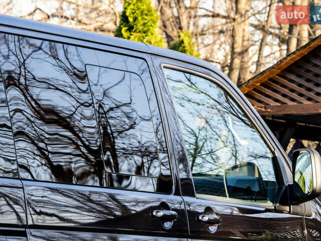 Черный Фольксваген Мультиван, объемом двигателя 2.5 л и пробегом 354 тыс. км за 13900 $, фото 12 на Automoto.ua