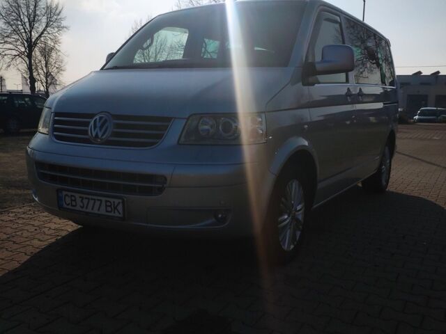 Черный Фольксваген Мультиван, объемом двигателя 1.6 л и пробегом 170 тыс. км за 16000 $, фото 1 на Automoto.ua