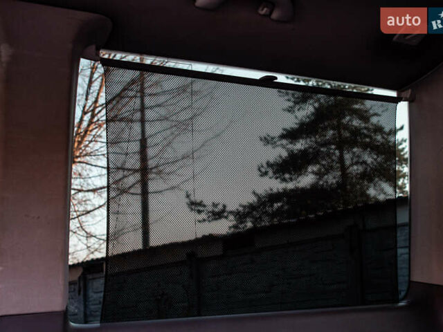 Черный Фольксваген Мультиван, объемом двигателя 2.5 л и пробегом 354 тыс. км за 13900 $, фото 28 на Automoto.ua