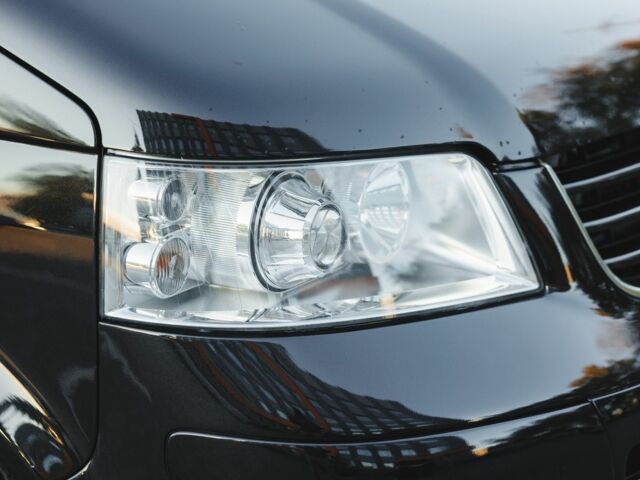 Черный Фольксваген Мультиван, объемом двигателя 0 л и пробегом 201 тыс. км за 14000 $, фото 3 на Automoto.ua