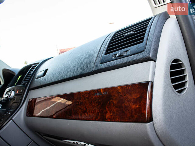 Черный Фольксваген Мультиван, объемом двигателя 2.5 л и пробегом 354 тыс. км за 13900 $, фото 22 на Automoto.ua