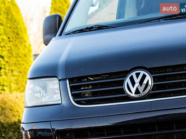 Черный Фольксваген Мультиван, объемом двигателя 2.5 л и пробегом 354 тыс. км за 13900 $, фото 8 на Automoto.ua