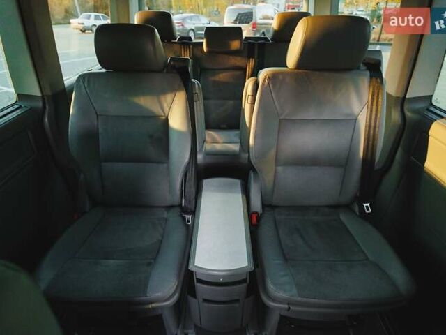 Черный Фольксваген Мультиван, объемом двигателя 2.47 л и пробегом 201 тыс. км за 14000 $, фото 5 на Automoto.ua