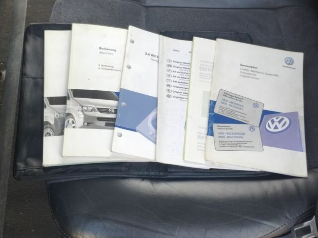 Черный Фольксваген Мультиван, объемом двигателя 1.6 л и пробегом 170 тыс. км за 16000 $, фото 12 на Automoto.ua