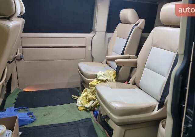 Чорний Фольксваген Мультиван, об'ємом двигуна 2.5 л та пробігом 290 тис. км за 13500 $, фото 10 на Automoto.ua