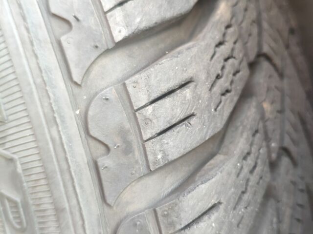 Черный Фольксваген Мультиван, объемом двигателя 1.6 л и пробегом 170 тыс. км за 16000 $, фото 20 на Automoto.ua