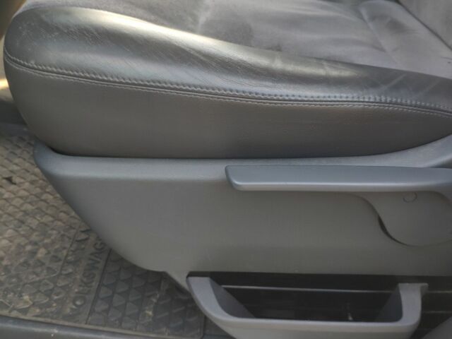 Черный Фольксваген Мультиван, объемом двигателя 1.6 л и пробегом 170 тыс. км за 16000 $, фото 8 на Automoto.ua