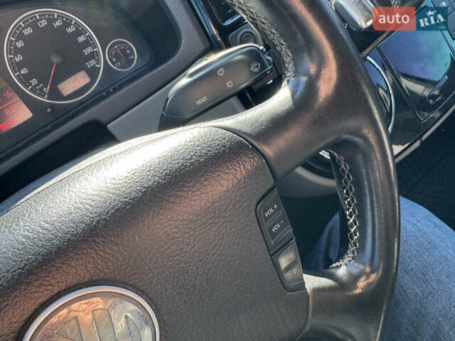 Фольксваген Мультиван 2007 в Киеве на Automoto.ua Черный Фольксваген Мультиван, объемом двигателя 2.5 л и пробегом 361 тыс. км за 12790 $, фото 20 на Automoto.ua