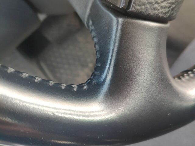 Черный Фольксваген Мультиван, объемом двигателя 1.6 л и пробегом 170 тыс. км за 16000 $, фото 5 на Automoto.ua