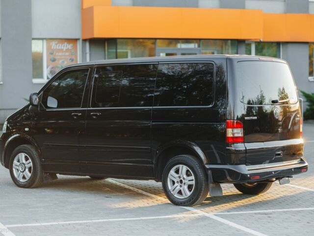 Черный Фольксваген Мультиван, объемом двигателя 0 л и пробегом 201 тыс. км за 14000 $, фото 2 на Automoto.ua