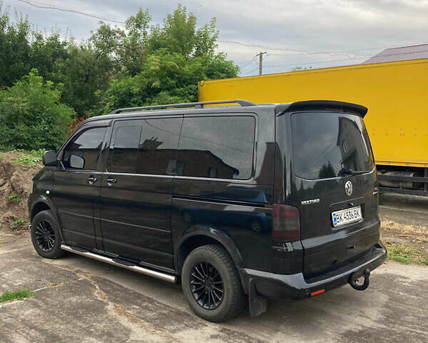 Черный Фольксваген Мультиван, объемом двигателя 2.46 л и пробегом 350 тыс. км за 18500 $, фото 25 на Automoto.ua
