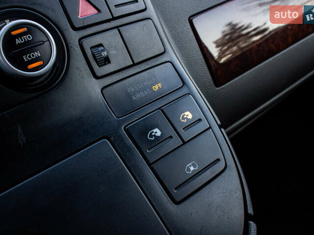 Черный Фольксваген Мультиван, объемом двигателя 2.5 л и пробегом 354 тыс. км за 13900 $, фото 35 на Automoto.ua