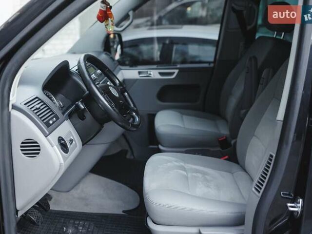 Черный Фольксваген Мультиван, объемом двигателя 2.47 л и пробегом 201 тыс. км за 14000 $, фото 18 на Automoto.ua