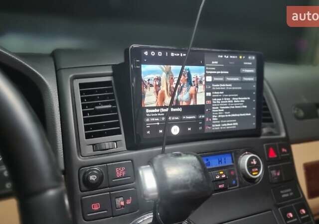 Чорний Фольксваген Мультиван, об'ємом двигуна 2.5 л та пробігом 290 тис. км за 13500 $, фото 4 на Automoto.ua