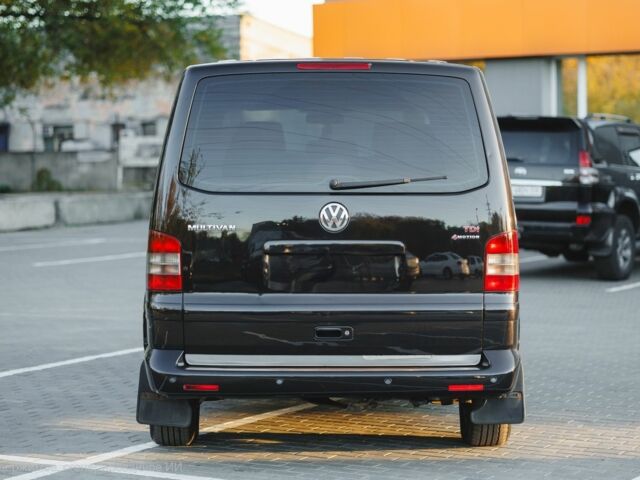 Черный Фольксваген Мультиван, объемом двигателя 0 л и пробегом 201 тыс. км за 14000 $, фото 1 на Automoto.ua