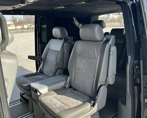 Черный Фольксваген Мультиван, объемом двигателя 2.46 л и пробегом 327 тыс. км за 17500 $, фото 8 на Automoto.ua