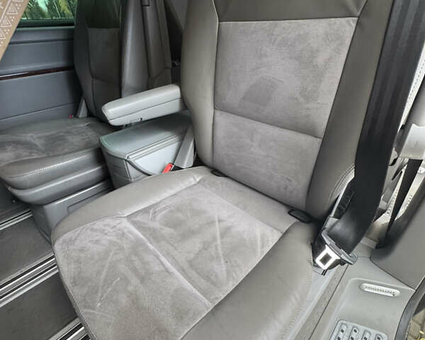 Чорний Фольксваген Мультиван, об'ємом двигуна 2.5 л та пробігом 330 тис. км за 15500 $, фото 5 на Automoto.ua