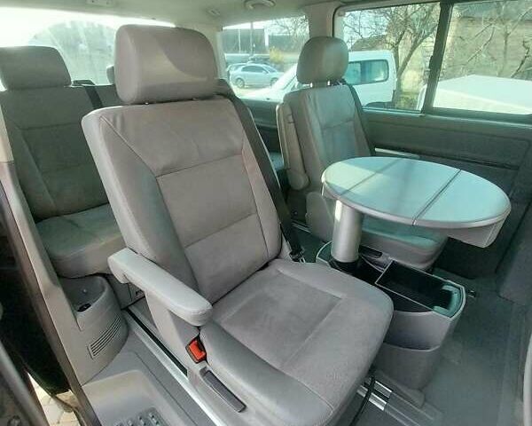 Чорний Фольксваген Мультиван, об'ємом двигуна 2.5 л та пробігом 267 тис. км за 19200 $, фото 23 на Automoto.ua