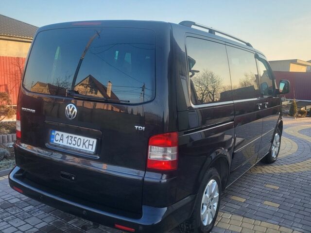 Черный Фольксваген Мультиван, объемом двигателя 2.5 л и пробегом 428 тыс. км за 10700 $, фото 3 на Automoto.ua