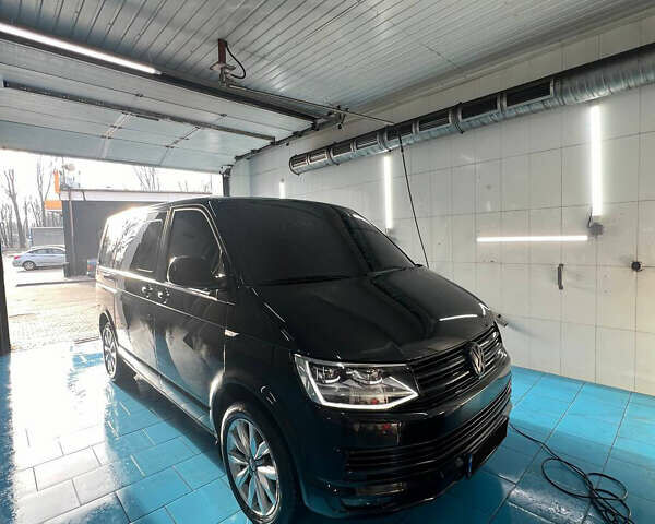 Чорний Фольксваген Мультиван, об'ємом двигуна 2.5 л та пробігом 330 тис. км за 15500 $, фото 7 на Automoto.ua