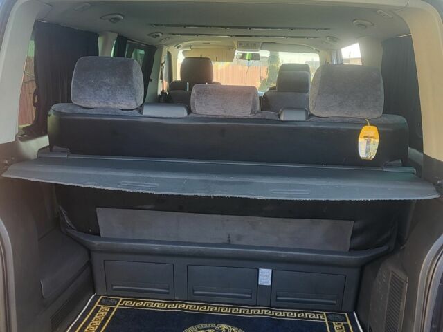 Черный Фольксваген Мультиван, объемом двигателя 2.5 л и пробегом 428 тыс. км за 10700 $, фото 10 на Automoto.ua