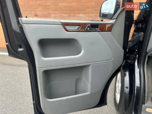 Чорний Фольксваген Мультиван, об'ємом двигуна 3.19 л та пробігом 356 тис. км за 14900 $, фото 8 на Automoto.ua