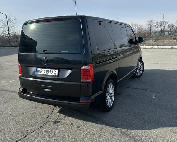 Черный Фольксваген Мультиван, объемом двигателя 2.46 л и пробегом 327 тыс. км за 17500 $, фото 3 на Automoto.ua