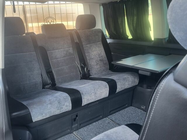 Черный Фольксваген Мультиван, объемом двигателя 2 л и пробегом 432 тыс. км за 13000 $, фото 6 на Automoto.ua