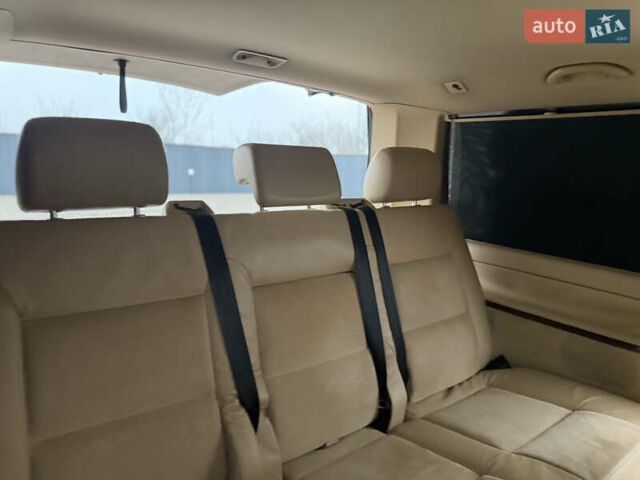 Чорний Фольксваген Мультиван, об'ємом двигуна 2.46 л та пробігом 300 тис. км за 13999 $, фото 20 на Automoto.ua