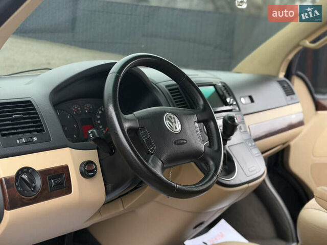 Чорний Фольксваген Мультиван, об'ємом двигуна 2.46 л та пробігом 300 тис. км за 13999 $, фото 27 на Automoto.ua