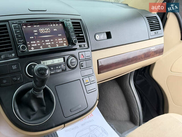 Чорний Фольксваген Мультиван, об'ємом двигуна 2.46 л та пробігом 300 тис. км за 13999 $, фото 9 на Automoto.ua