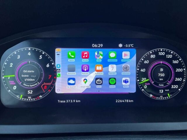 Черный Фольксваген Мультиван, объемом двигателя 2 л и пробегом 250 тыс. км за 9200 $, фото 21 на Automoto.ua