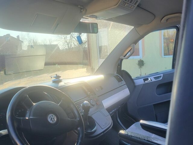 Черный Фольксваген Мультиван, объемом двигателя 2 л и пробегом 432 тыс. км за 13000 $, фото 3 на Automoto.ua