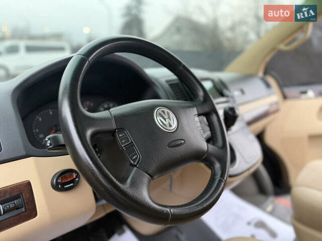 Чорний Фольксваген Мультиван, об'ємом двигуна 2.46 л та пробігом 300 тис. км за 13999 $, фото 12 на Automoto.ua