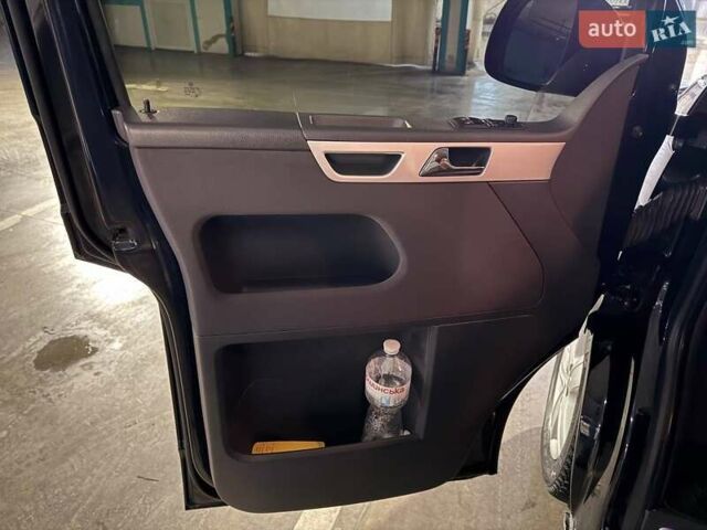 Черный Фольксваген Мультиван, объемом двигателя 1.97 л и пробегом 308 тыс. км за 20000 $, фото 13 на Automoto.ua