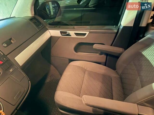 Черный Фольксваген Мультиван, объемом двигателя 1.97 л и пробегом 308 тыс. км за 20000 $, фото 10 на Automoto.ua