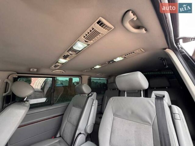 Черный Фольксваген Мультиван, объемом двигателя 2.46 л и пробегом 400 тыс. км за 18500 $, фото 11 на Automoto.ua