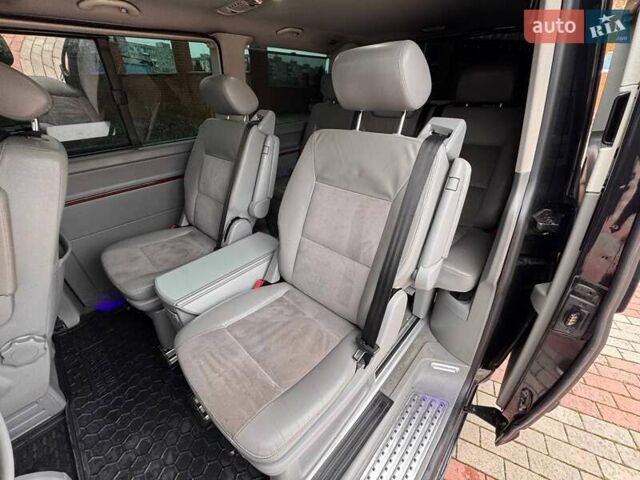 Черный Фольксваген Мультиван, объемом двигателя 2.46 л и пробегом 400 тыс. км за 18500 $, фото 10 на Automoto.ua