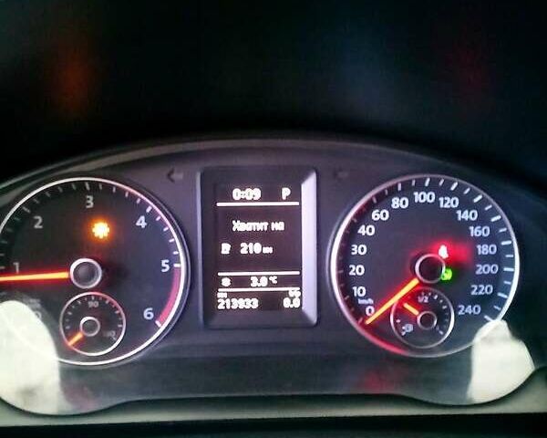 Черный Фольксваген Мультиван, объемом двигателя 2 л и пробегом 215 тыс. км за 18500 $, фото 2 на Automoto.ua