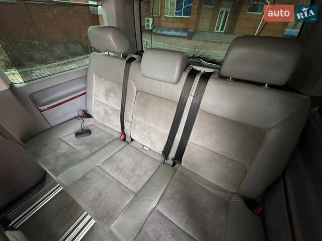 Черный Фольксваген Мультиван, объемом двигателя 2.46 л и пробегом 400 тыс. км за 18500 $, фото 12 на Automoto.ua