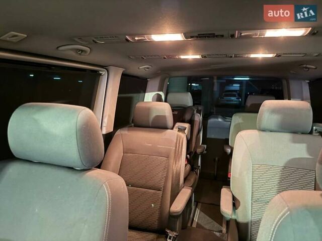 Черный Фольксваген Мультиван, объемом двигателя 1.97 л и пробегом 308 тыс. км за 20000 $, фото 7 на Automoto.ua