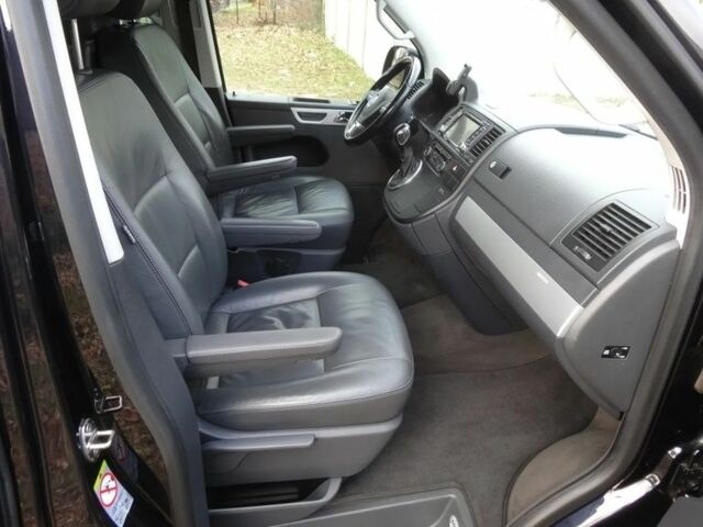 Черный Фольксваген Мультиван, объемом двигателя 2 л и пробегом 195 тыс. км за 9400 $, фото 20 на Automoto.ua